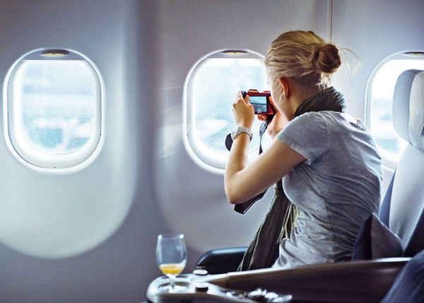 Du lịch bằng máy bay giúp bạn linh hoạt chọn thời gian phù hợp